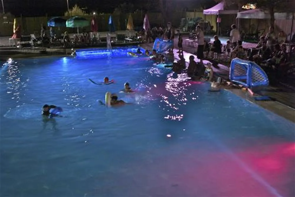 Camping Lacona Pineta