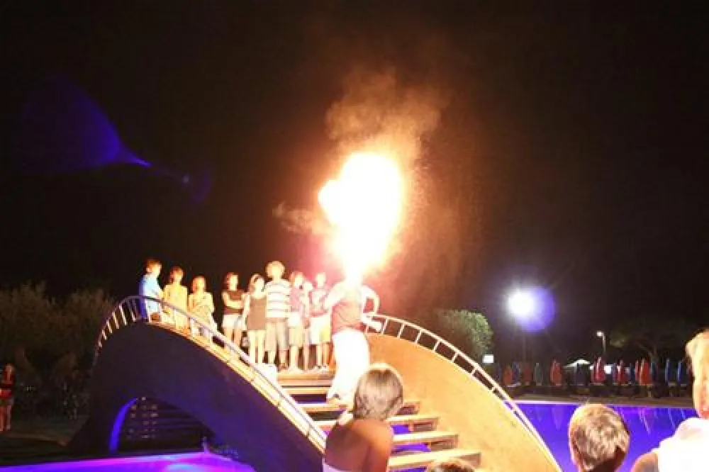 Camping Lacona Pineta