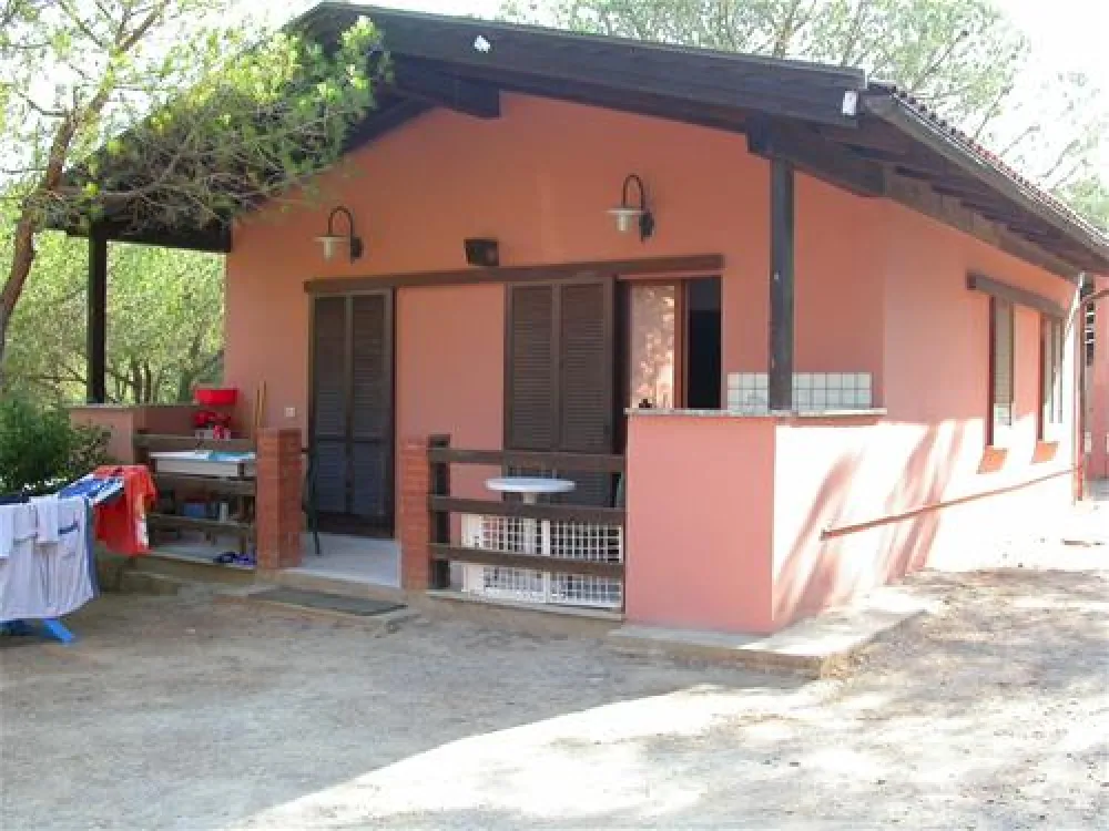 Camping Lacona Pineta