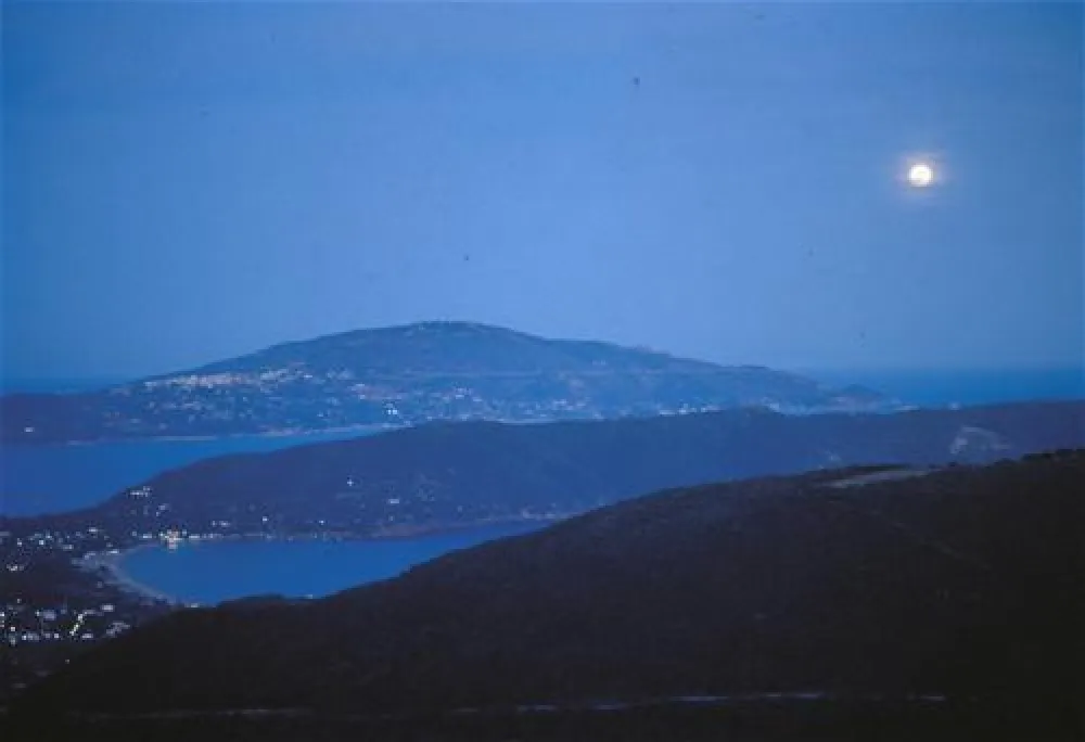 Camping Lacona Pineta