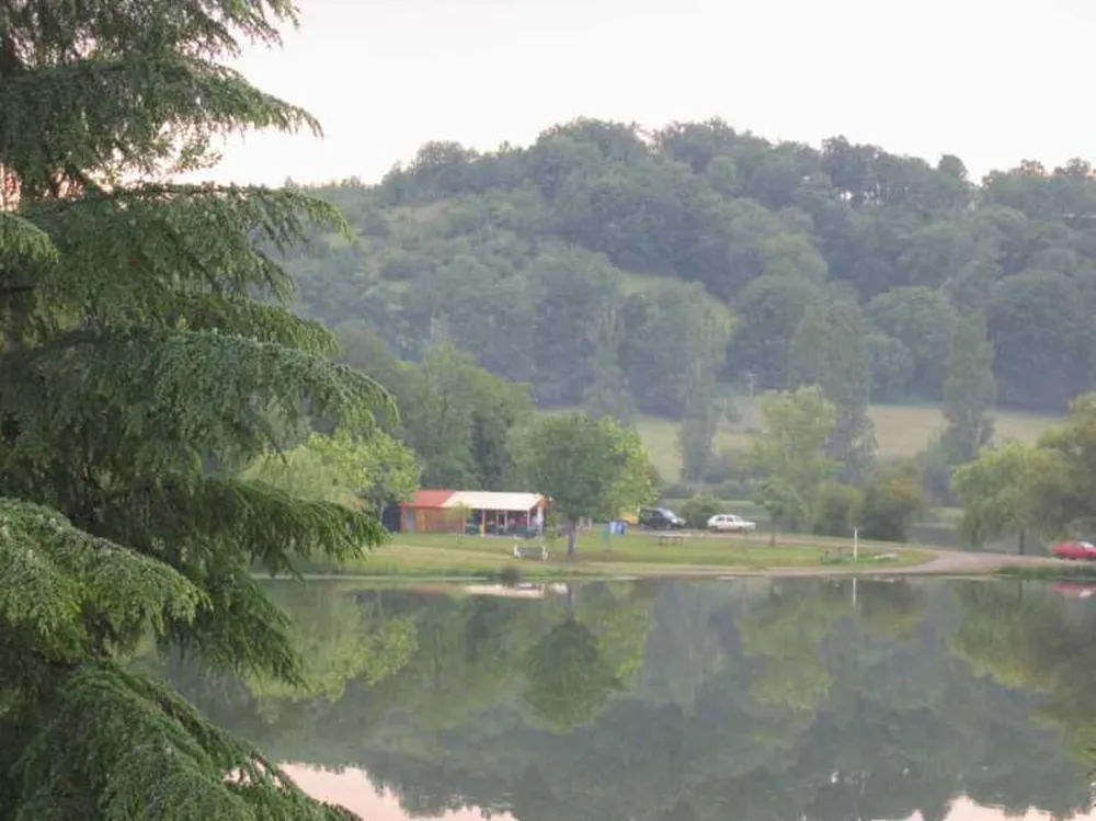 Camping Le Lac de Parisot  