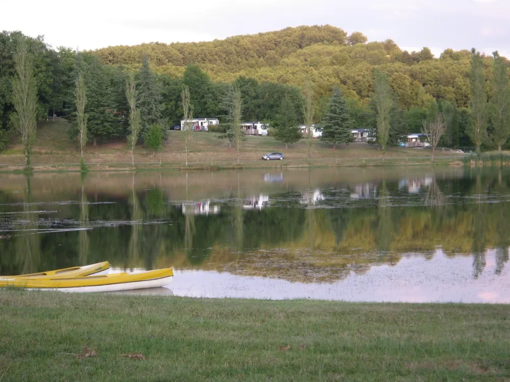 Camping Le Lac de Parisot  