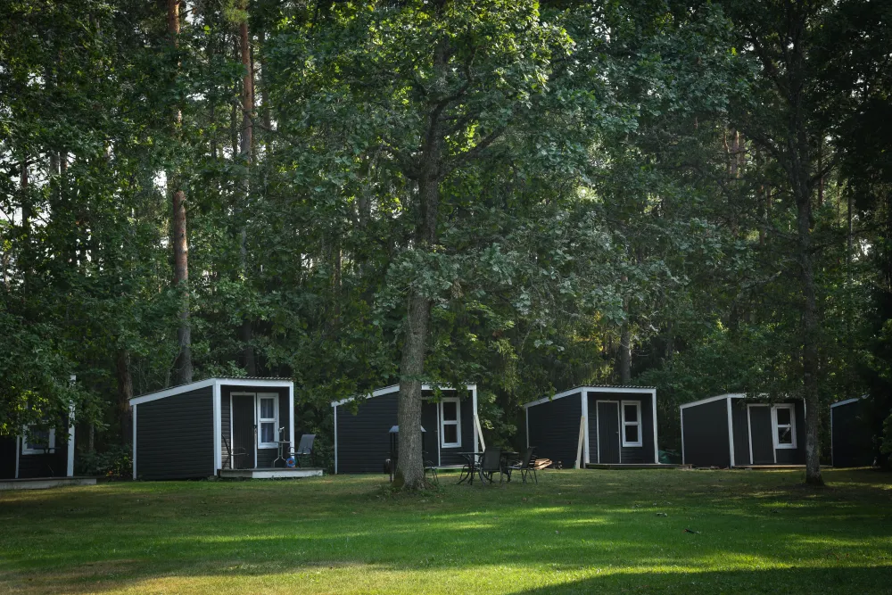 UKI HOLIDAY VILLAGE/ UULU KIRIK KULTUURI- JA PUHKEKÜLA