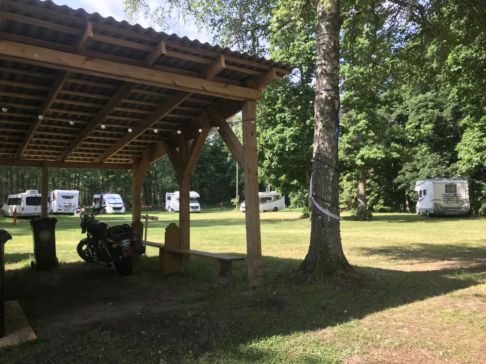 UKI HOLIDAY VILLAGE/ UULU KIRIK KULTUURI- JA PUHKEKÜLA