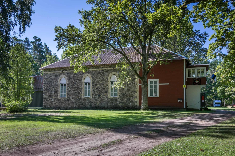 UKI HOLIDAY VILLAGE/ UULU KIRIK KULTUURI- JA PUHKEKÜLA