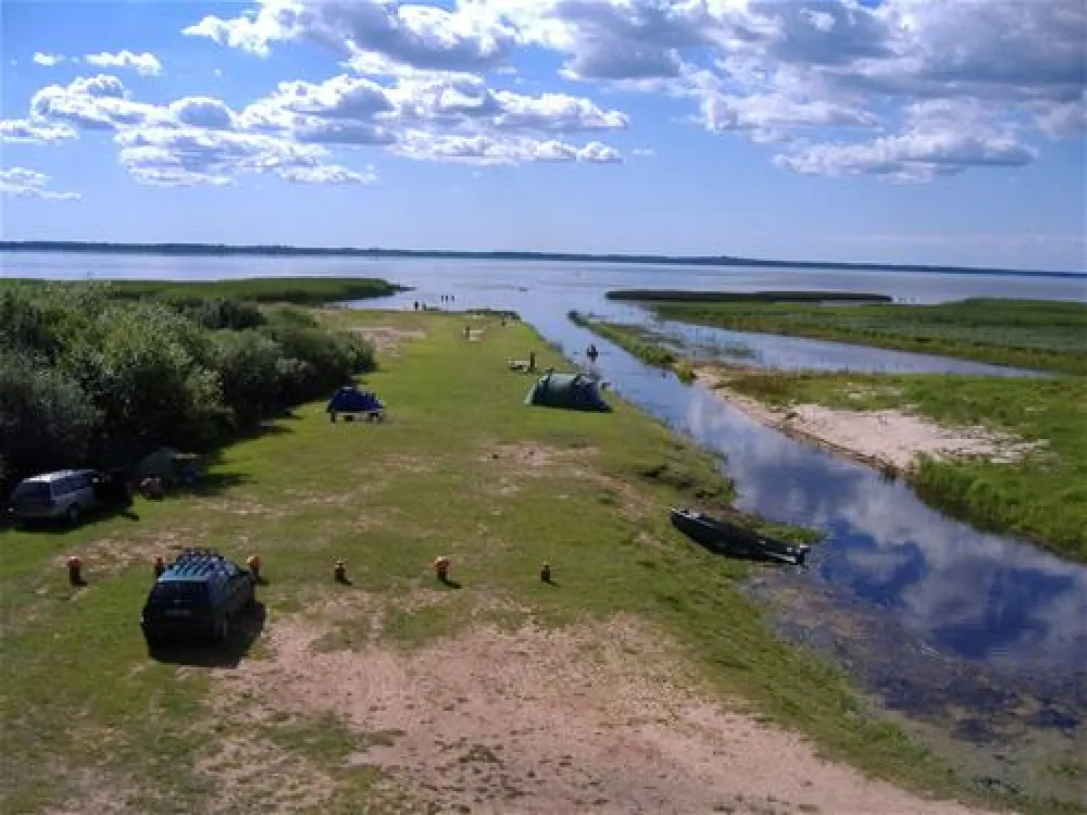 Kempings Ezerpriedes