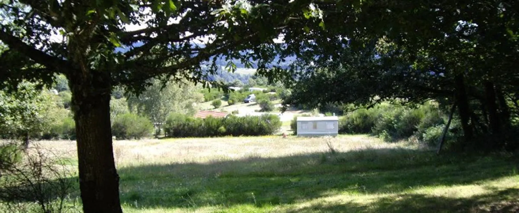 Camping Naturiste Domaine des Monts de Bussy