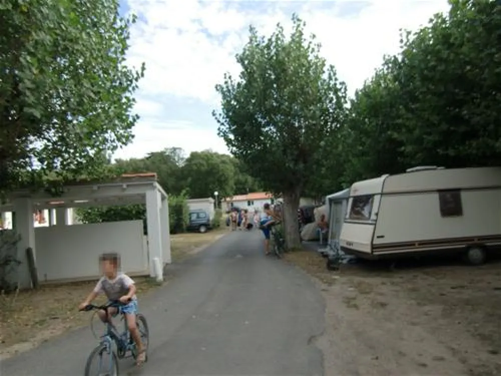 Camping Le Bois Henri Iv