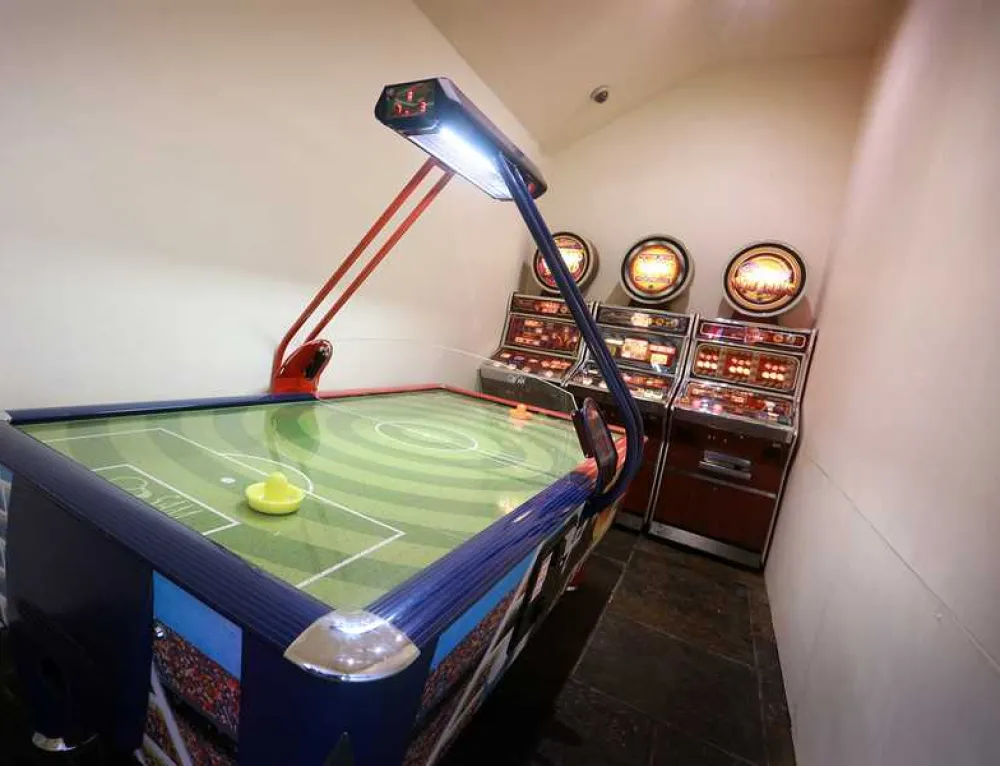 Lyons Manor House Park