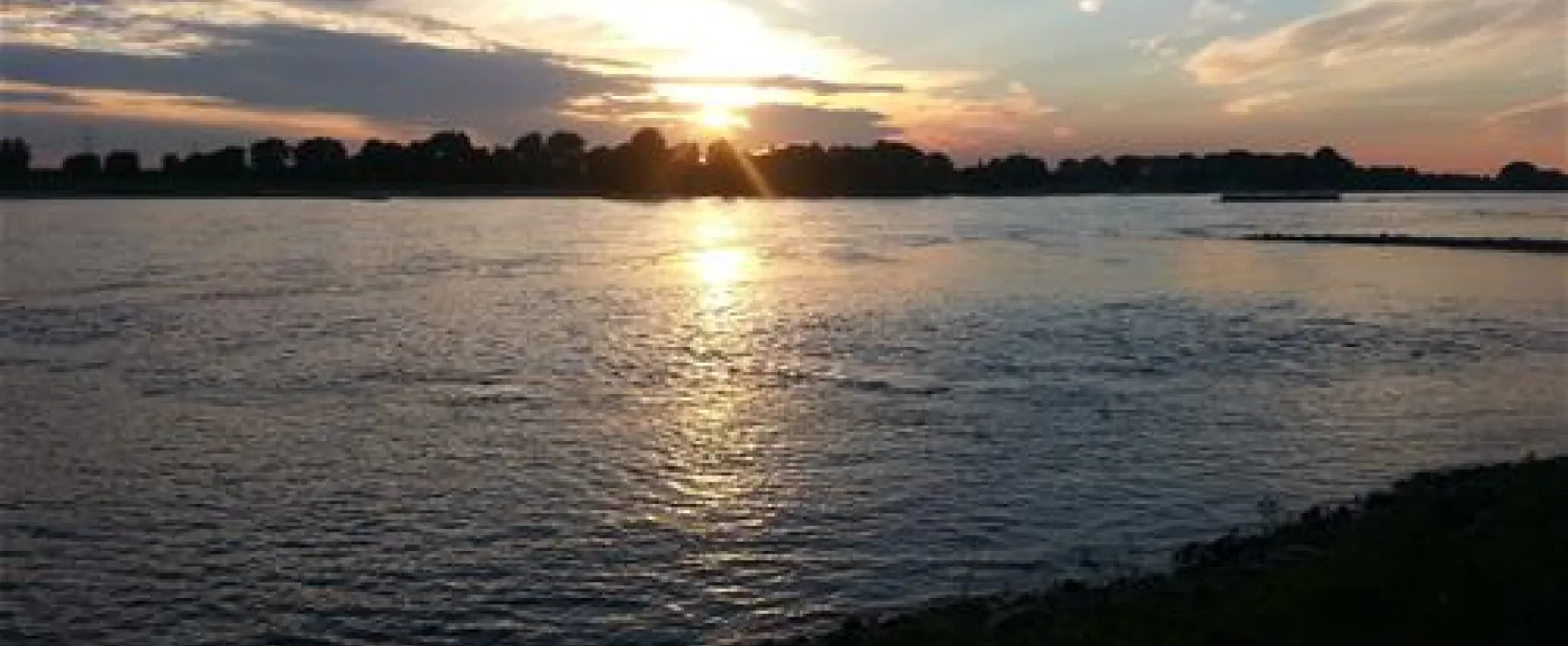 Campingplatz-Rheinblick