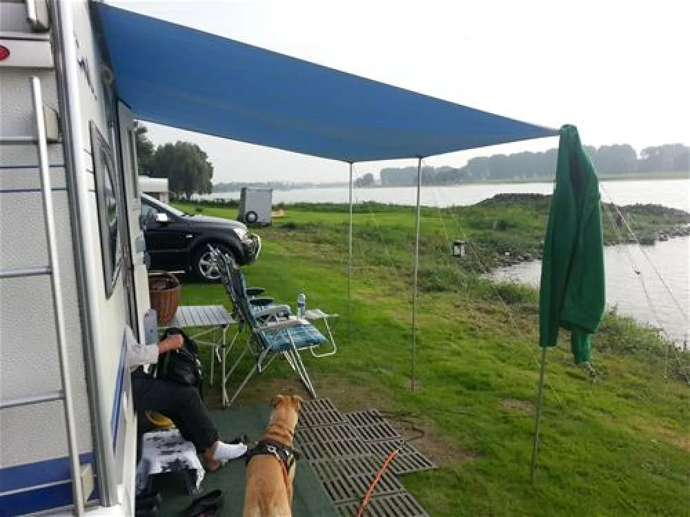 Campingplatz-Rheinblick