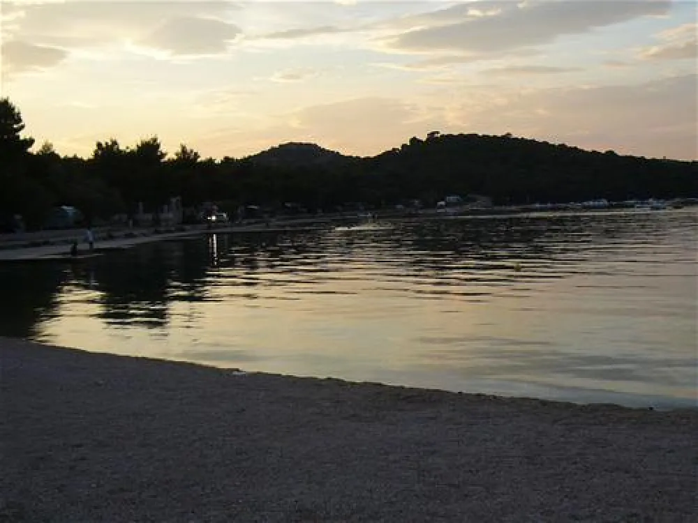 Camping Jezera - Lovisca