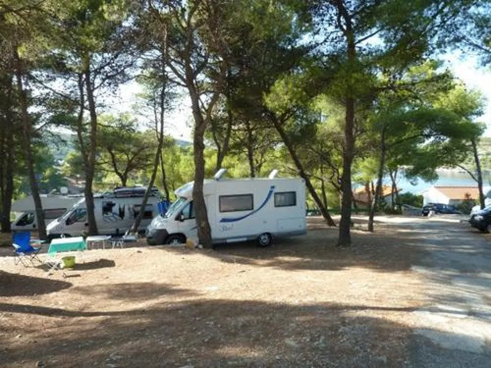 Camping Vira