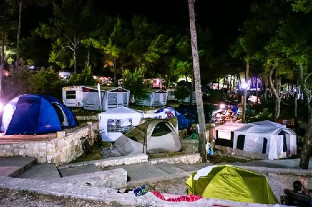 Camping Vira