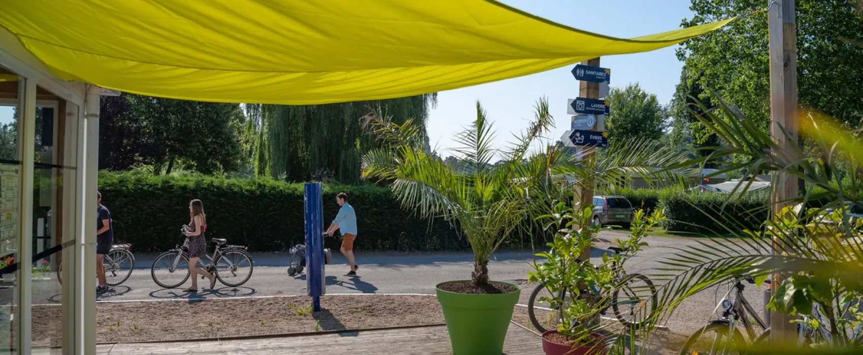 Flower camping - De La Promenade