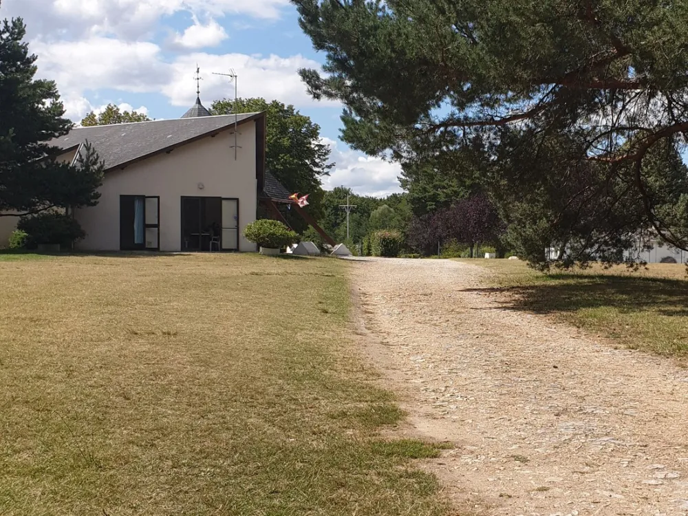 Camping Les Grands Pins  