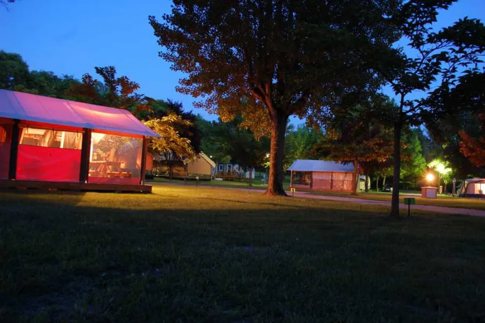 Camping Le Soleil des Bastides  