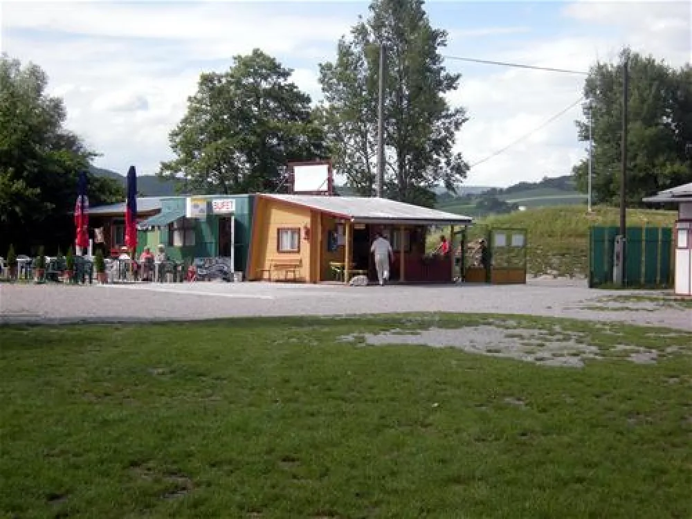 Autocamping Trencin Na Ostrove