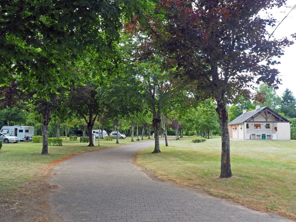 Camping Municipal Des Rives De La Bouzanne