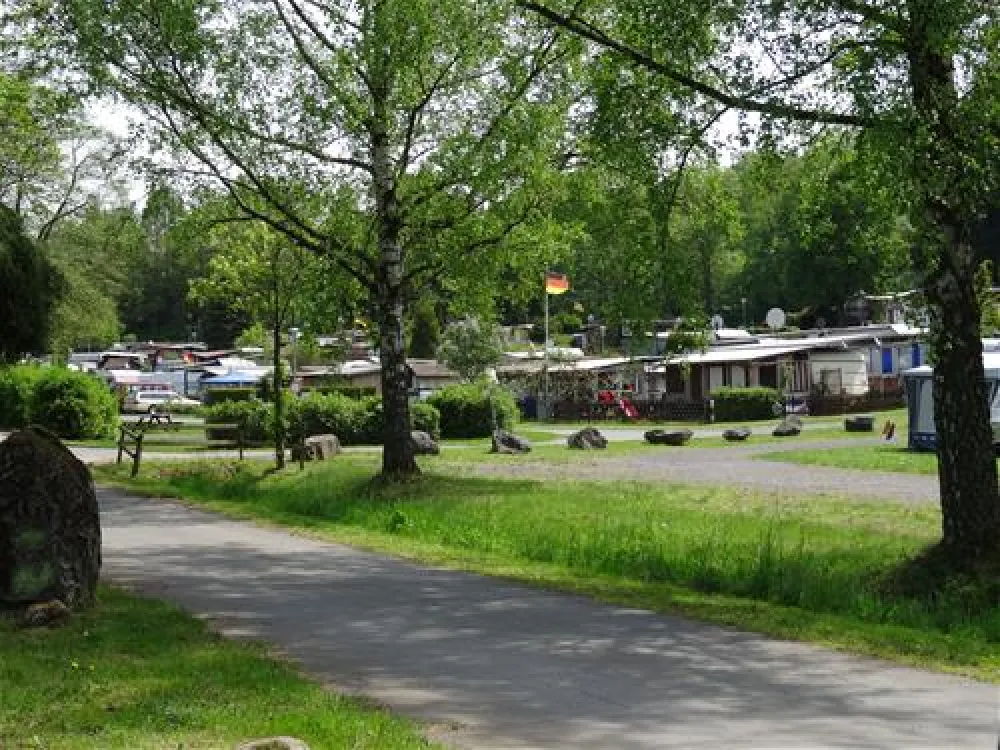 Camping Spitzer Stein