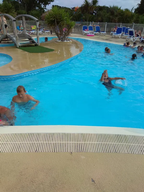 Flower Camping - Le Cabellou Plage