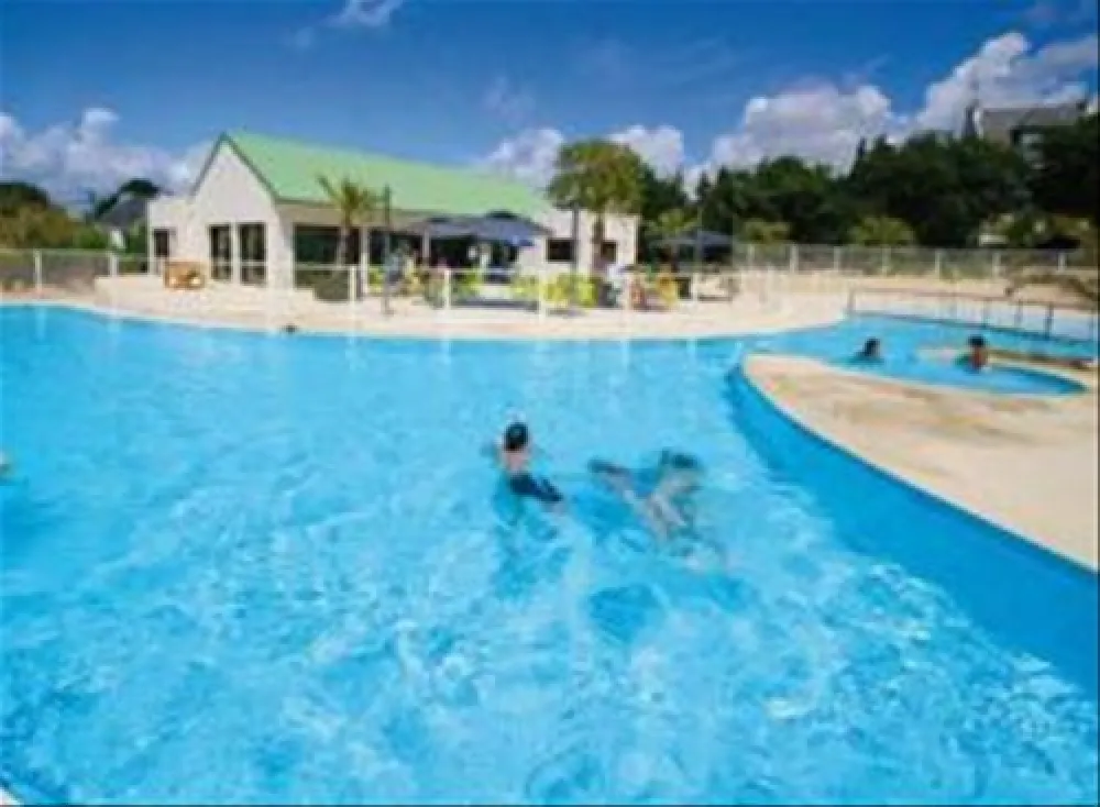 Flower Camping - Le Cabellou Plage