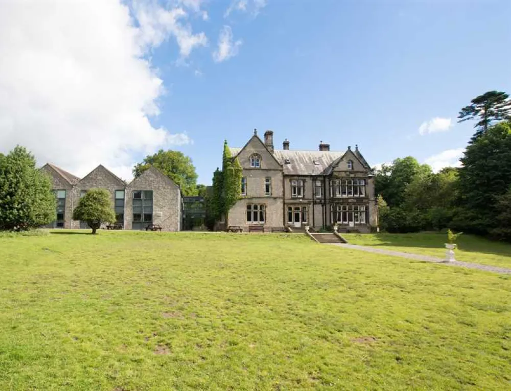 YHA Castleton Losehill Hall