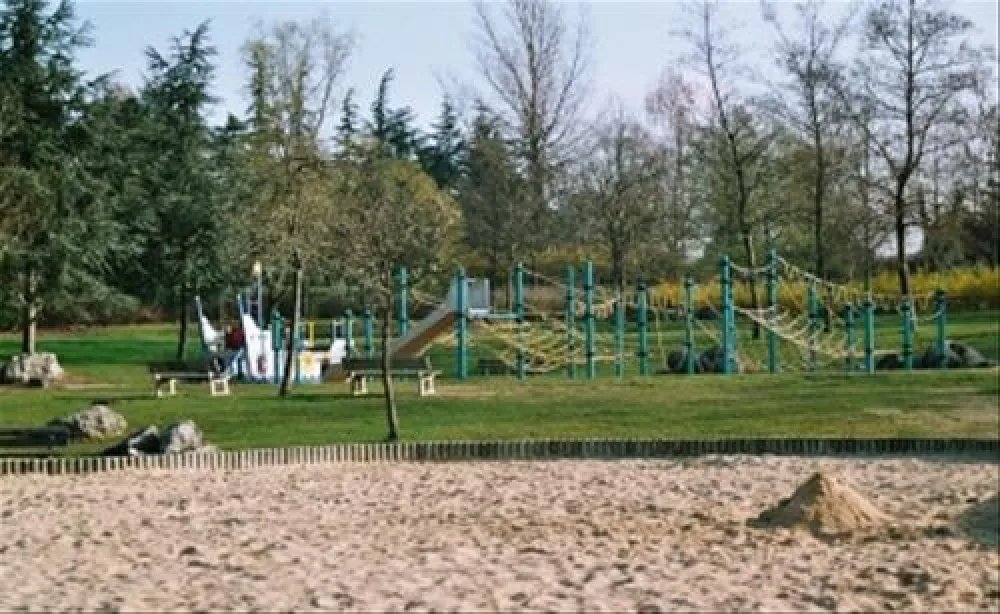 Camping Paris Est - Homair Vacances