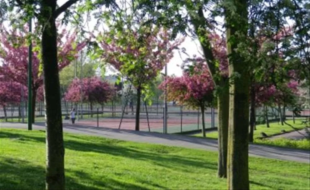 Camping Paris Est - Homair Vacances