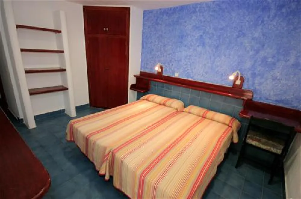 Holiday Village Cala Montjoi