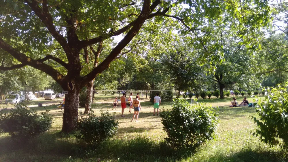 Camping La Berge Ombragee