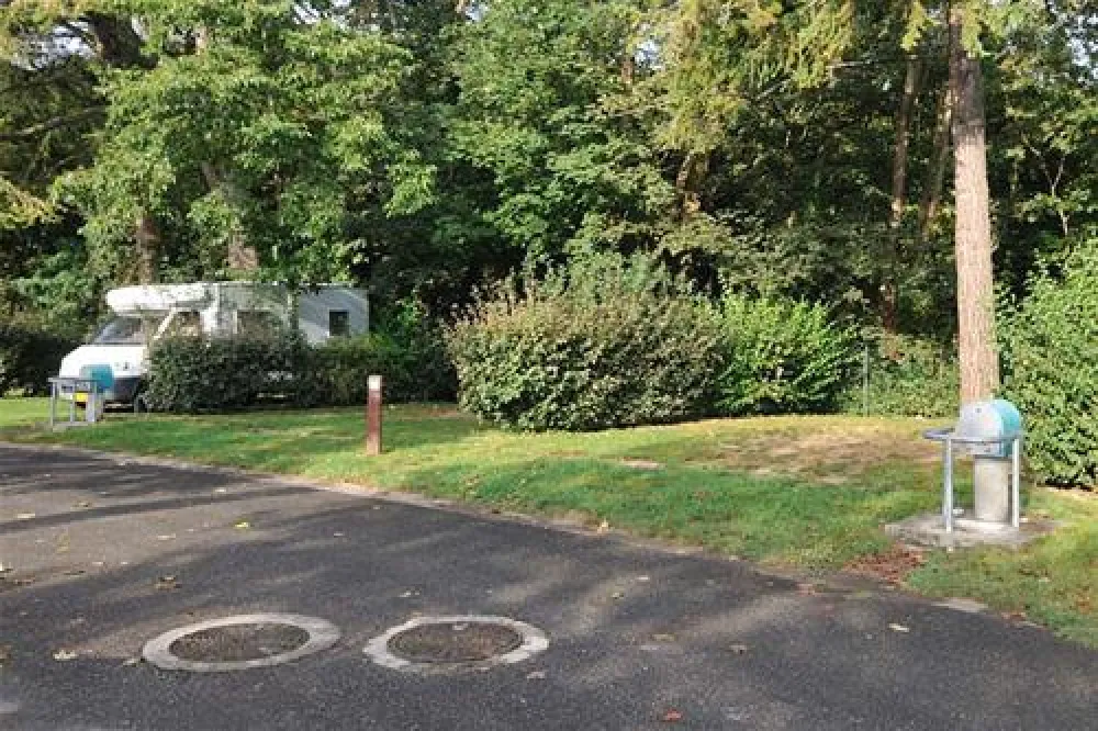 Camping Municipal De Bourges