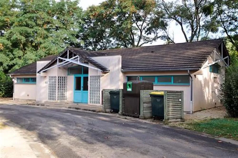 Camping Municipal De Bourges