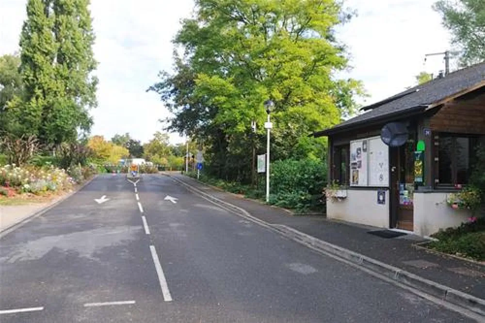 Camping Municipal De Bourges