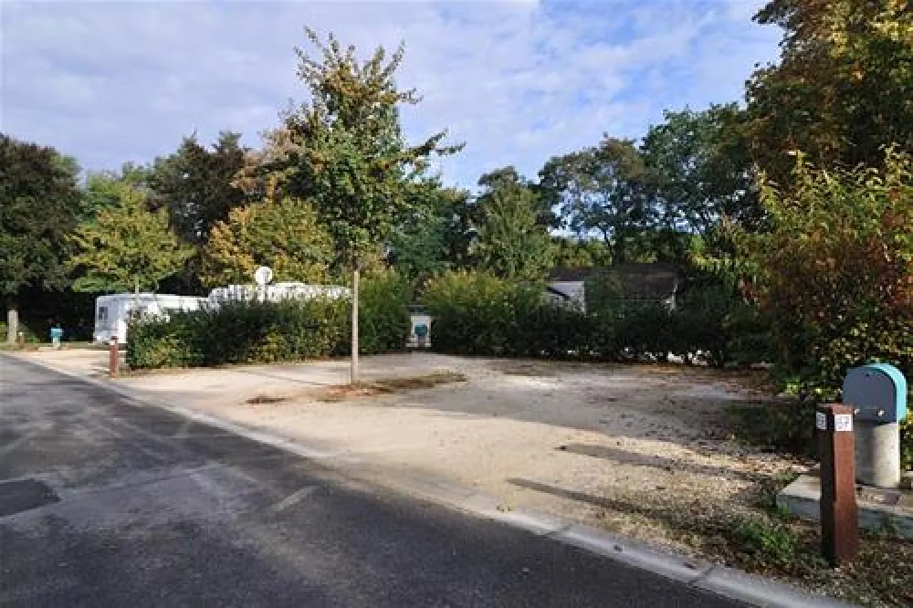 Camping Municipal De Bourges