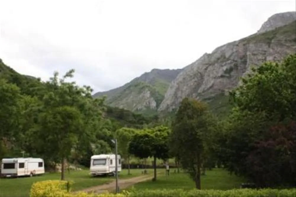 Camping la Pomarada De Somiedo