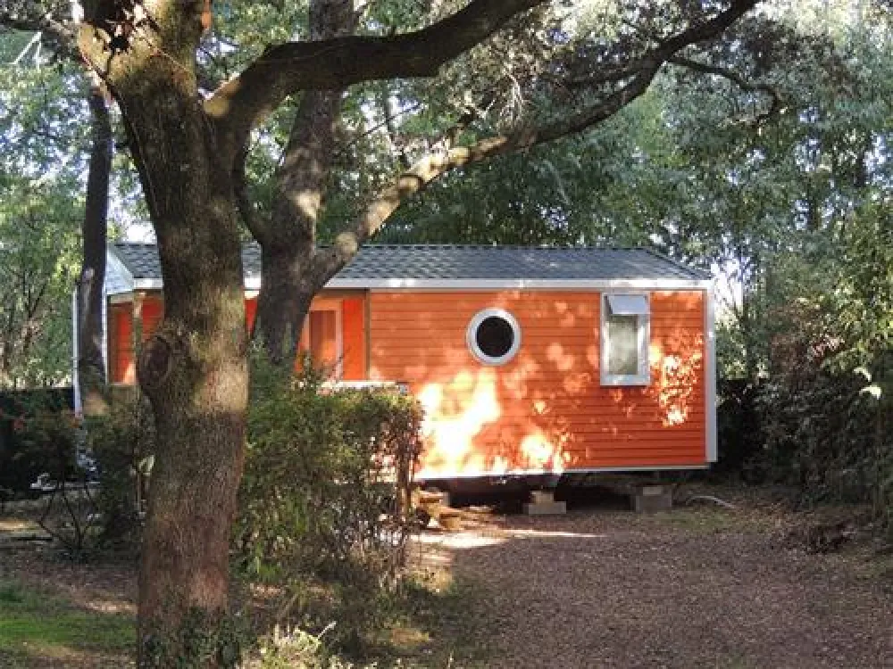 Flower Camping Le Domaine de Gajan  