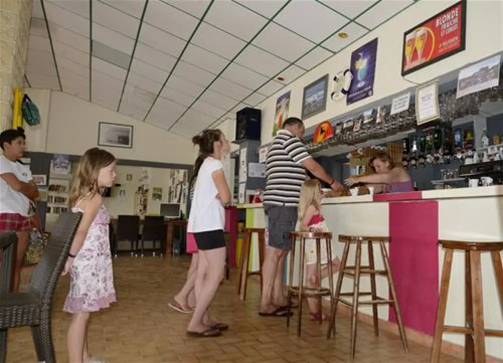 Flower Camping Le Domaine de Gajan  