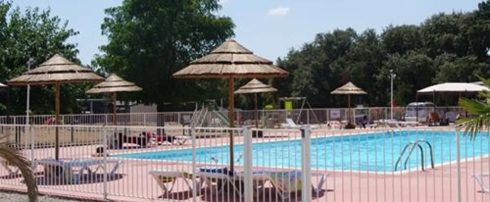 Flower Camping Le Domaine de Gajan  