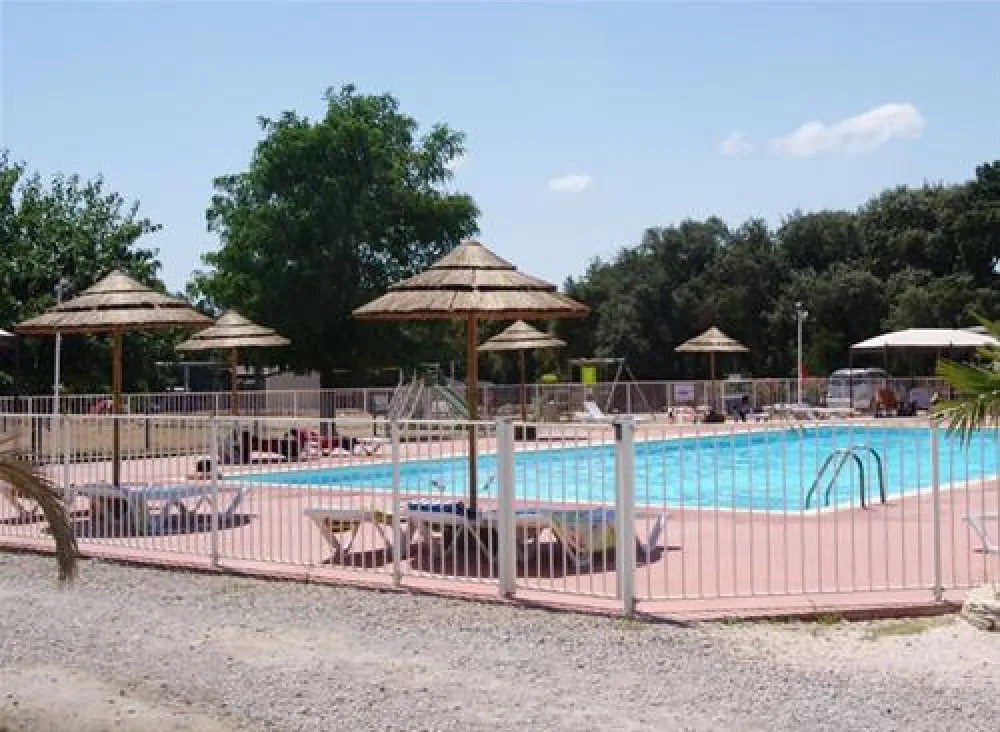 Flower Camping Le Domaine de Gajan  