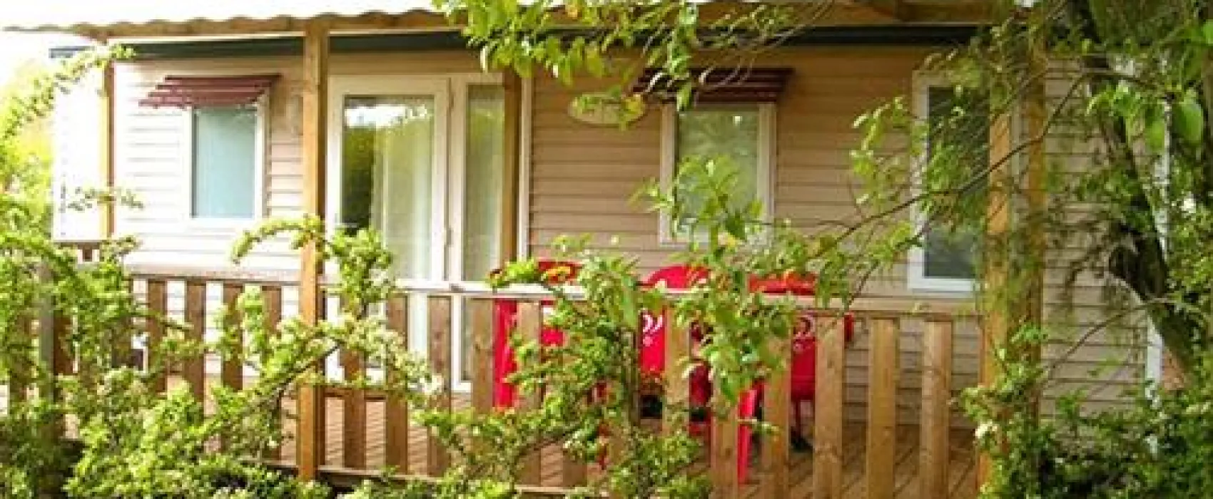 Flower Camping Le Domaine de Gajan  