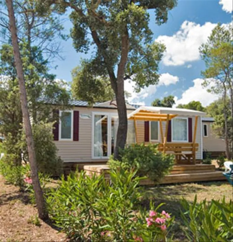 Flower Camping Le Domaine de Gajan  