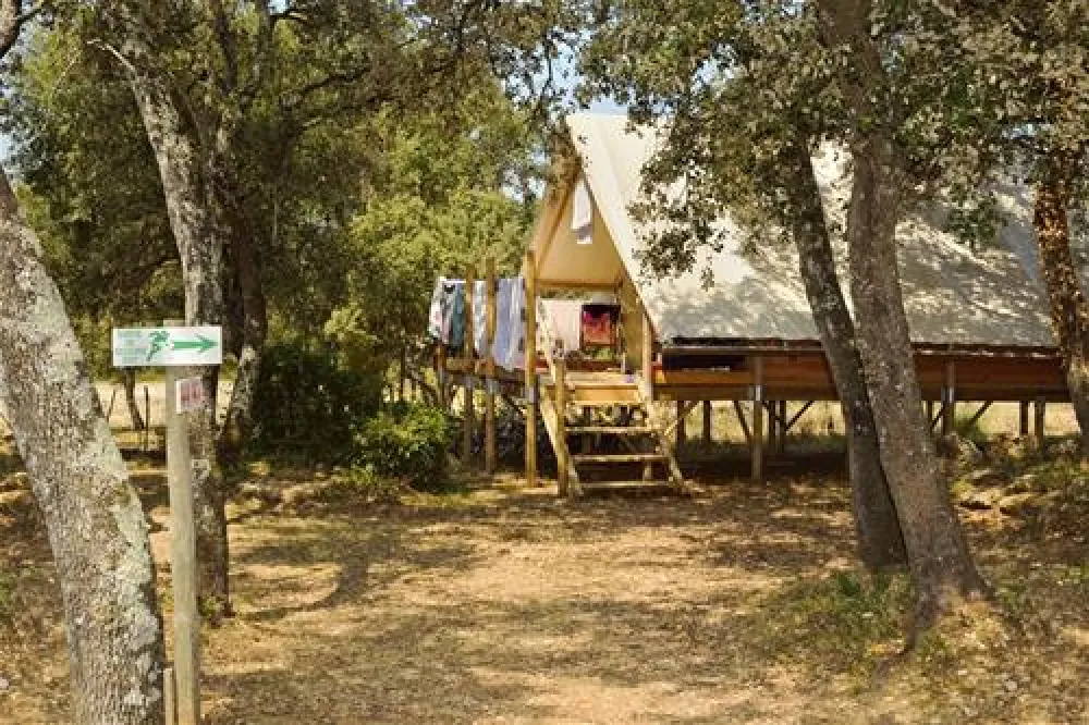 Flower Camping Le Domaine de Gajan  