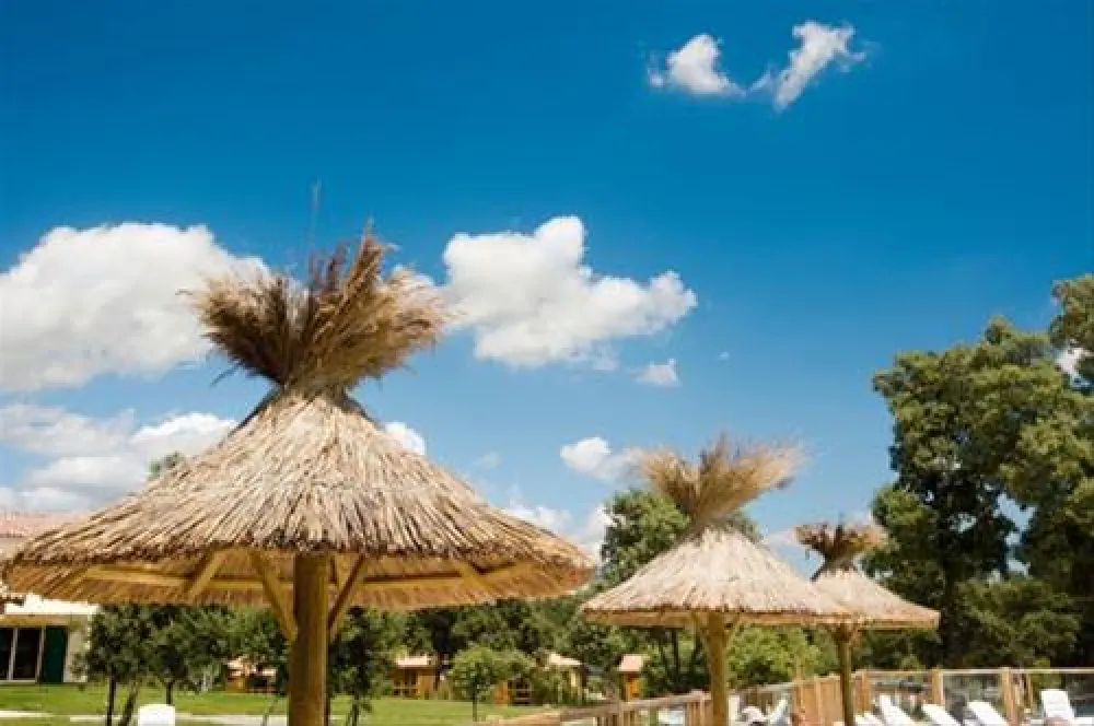 Flower Camping Le Domaine de Gajan  