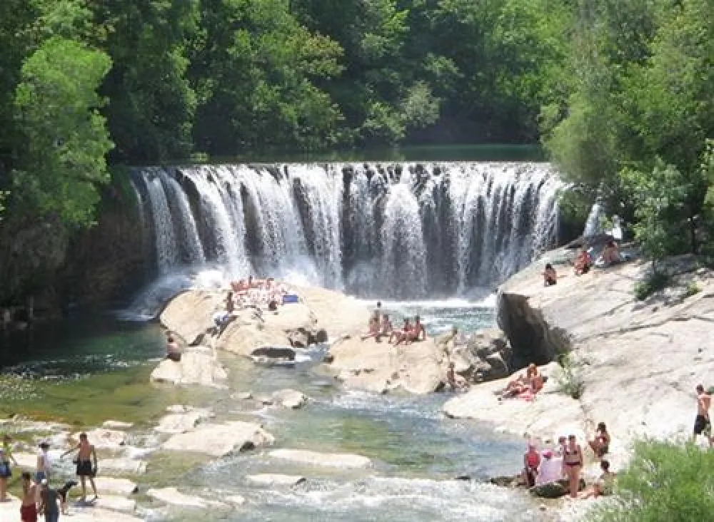 Flower Camping Le Domaine de Gajan  