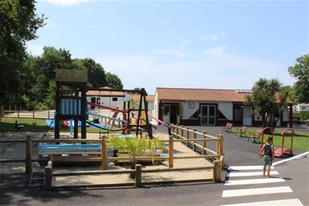 CAMPING LE PONT ROUGE