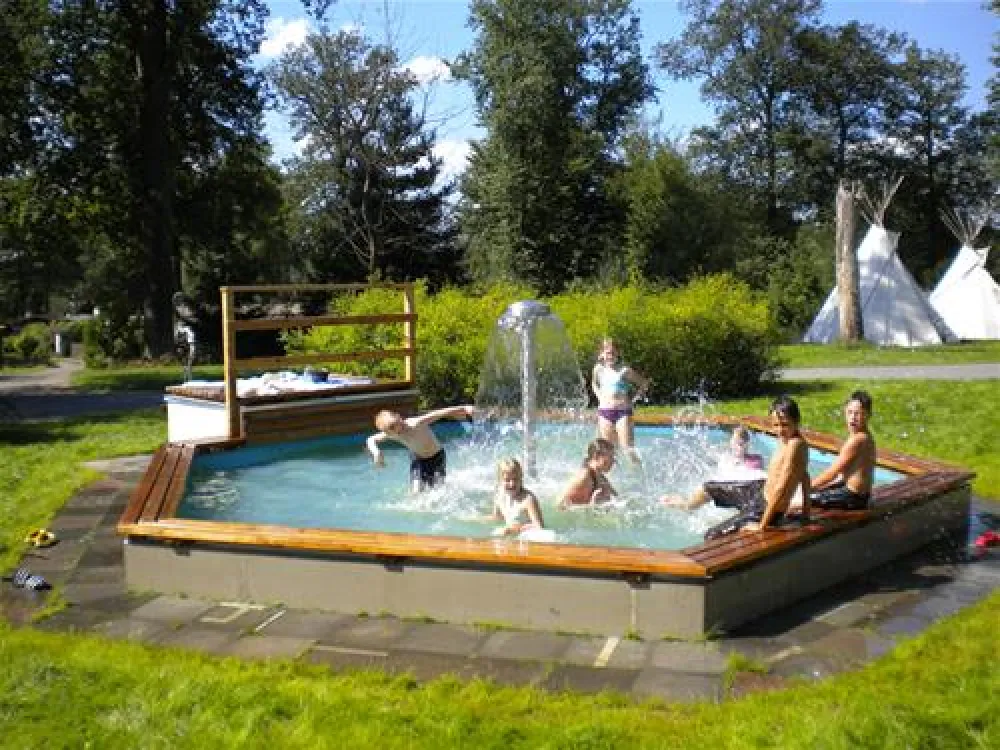 Camping im Eichenwald