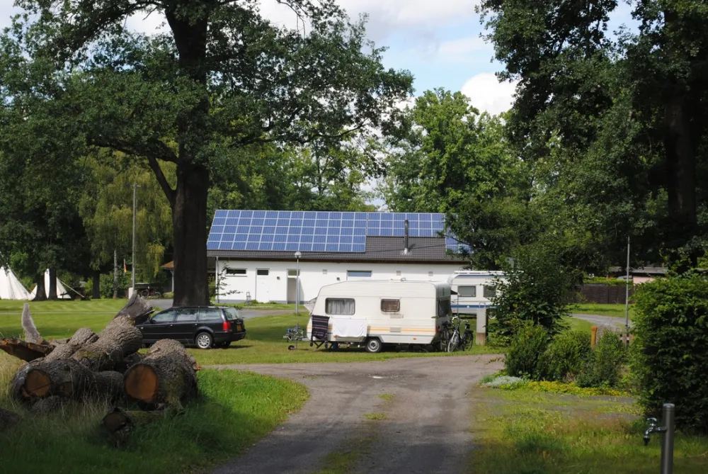 Camping im Eichenwald