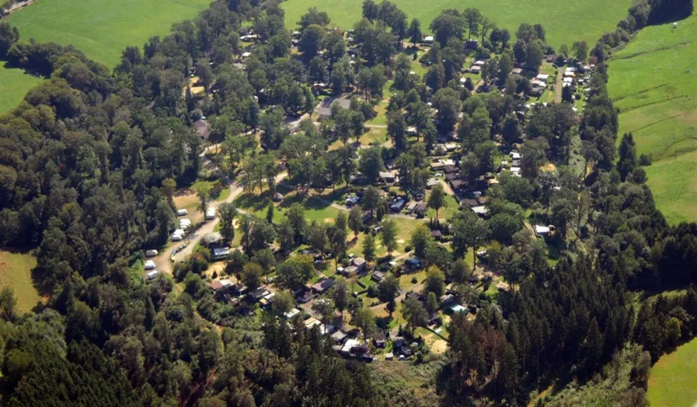 Camping im Eichenwald