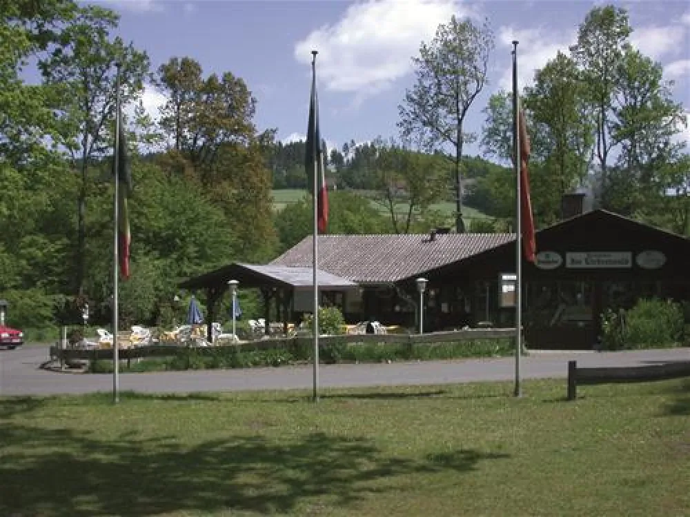 Camping im Eichenwald